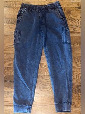 Sundance. Faded Blue Cargo Joggers. Size Medium.